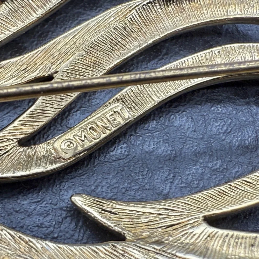 Vintage Monet Brooch Gold Tone Leaf Pin Openwork Abstract Costume Jewelry 2.5